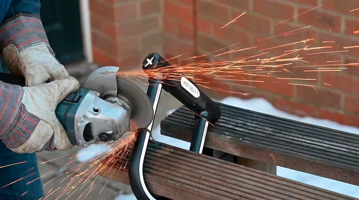 Testing the Barronium motorcycle lock against angle grinders